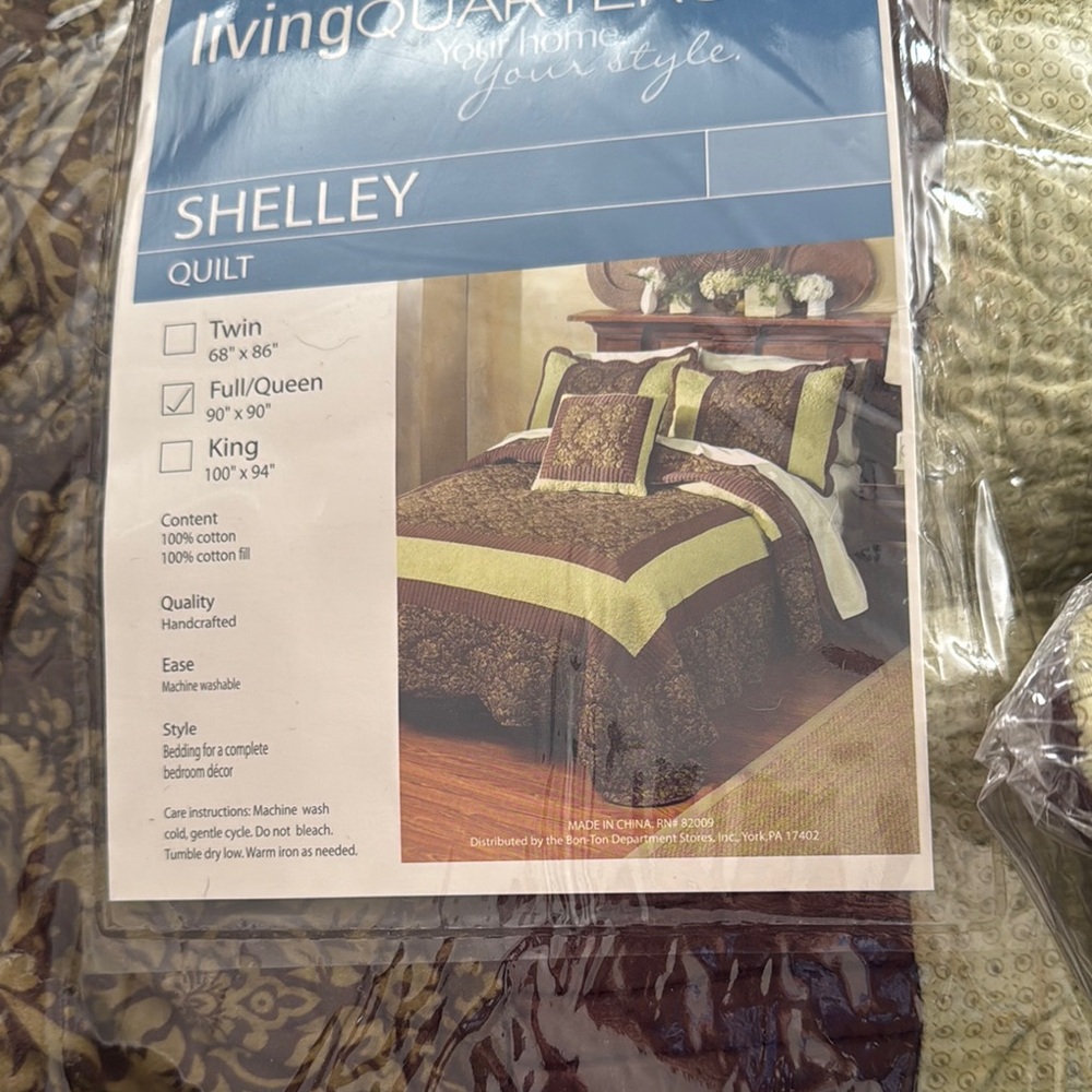 LivingQuarters Shelley Quilt - Full/Queen